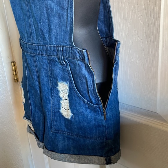 Tinsel Town XS Denim shorts 🩳 overalls in good condition - Picture 5 of 7